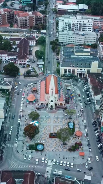 ⚖️ A VS Advogados e Associados parabeniza Teresópolis pelos seus 135 anos!
São 135 anos de história, desenvolvimento e conquistas. A VS Advogados e Associados tem orgulho de fazer parte dessa cidade, contribuindo com compromisso, ética e dedicação à comunidade.
Parabéns, Teresópolis! 💙
#Teresópolis #Advocacia #Orgulho #TeresópolisRJ #135Anos